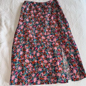 LOFT Floral MIDI Skirt with Small Slit Detail